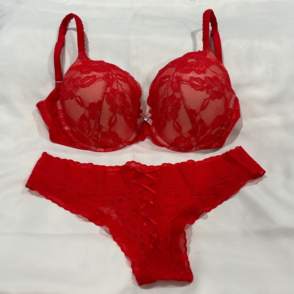 Victoria's Secret Vibrant Red Lace Bra Set